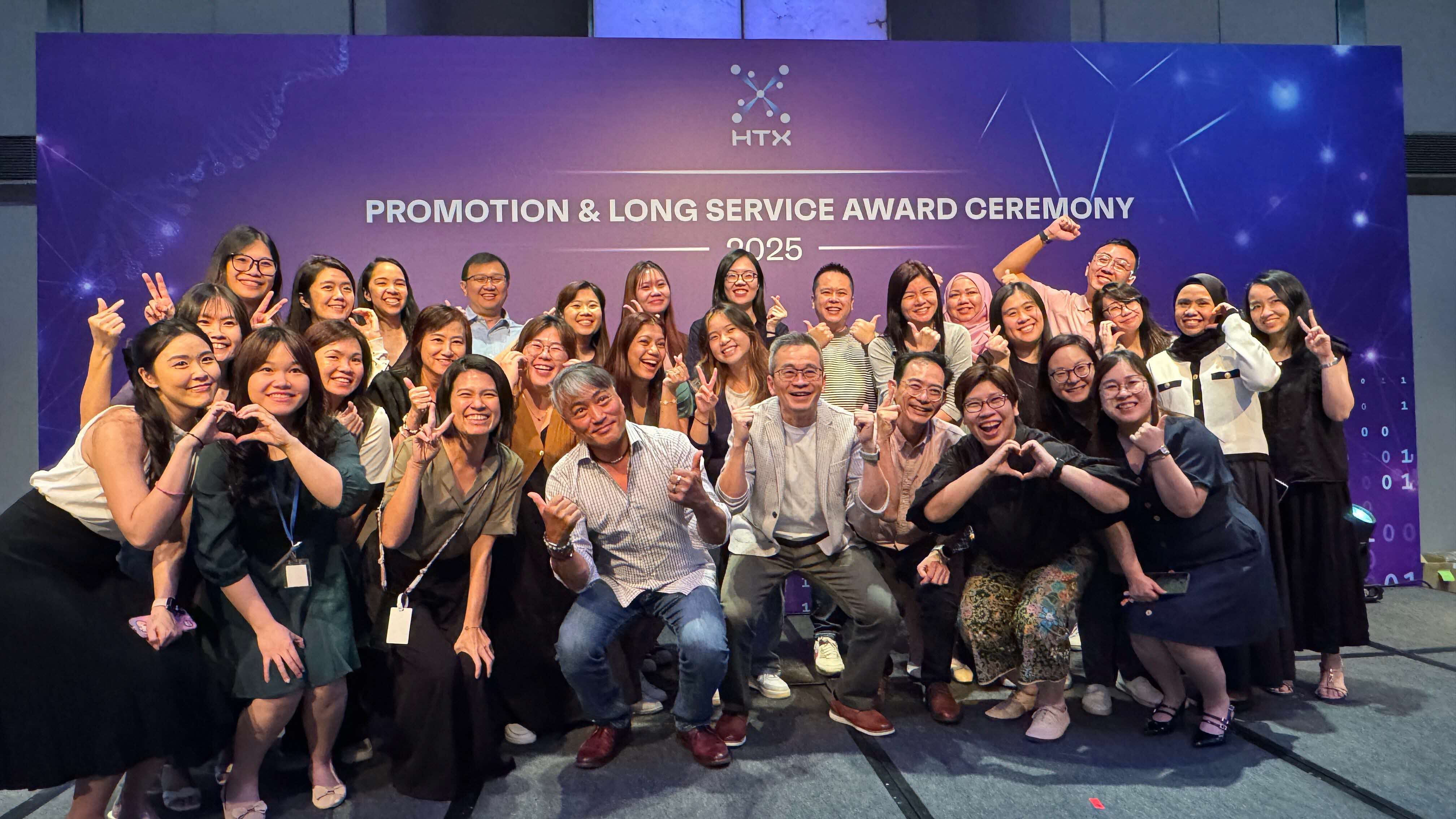 Group of people posing.