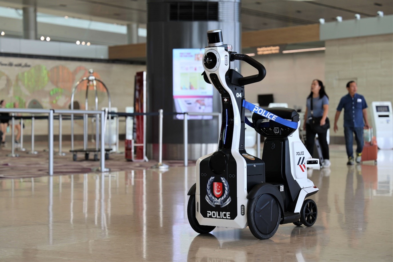 Robotic platform GIBSON making its rounds in Singapore’s Changi Airport.